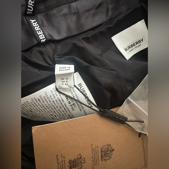 Burberry Black Wool Cropped Tailored Trousers - Picture 8 of 9